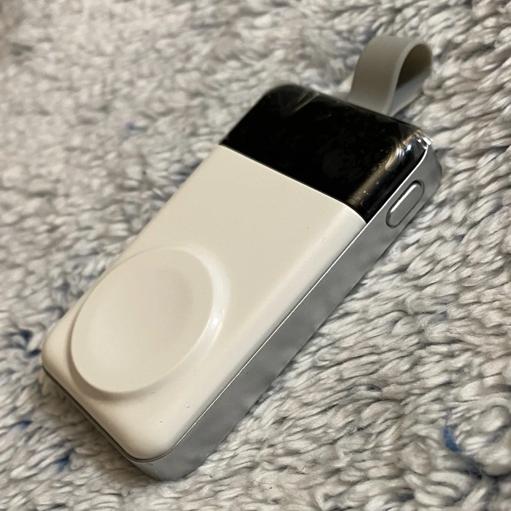 White & Black Portable iWatch Charging Device